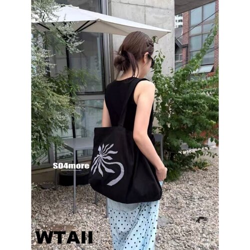 WTAII新款暗黑花朵大容量帆布包