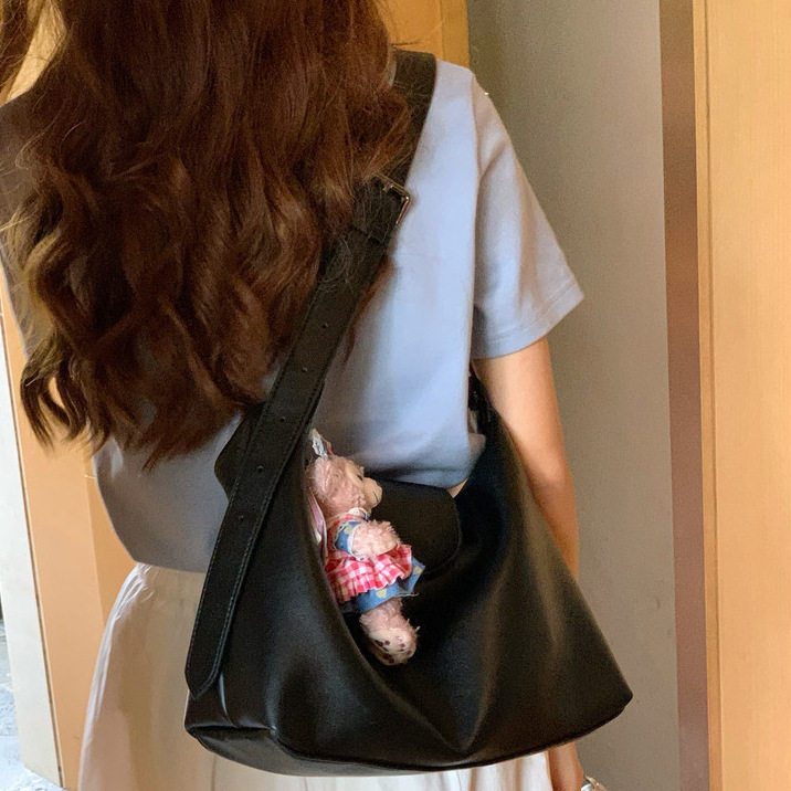 通勤神款！龙镶Hobo腋下包宽肩带牛皮单肩包大容量手提包斜跨包女