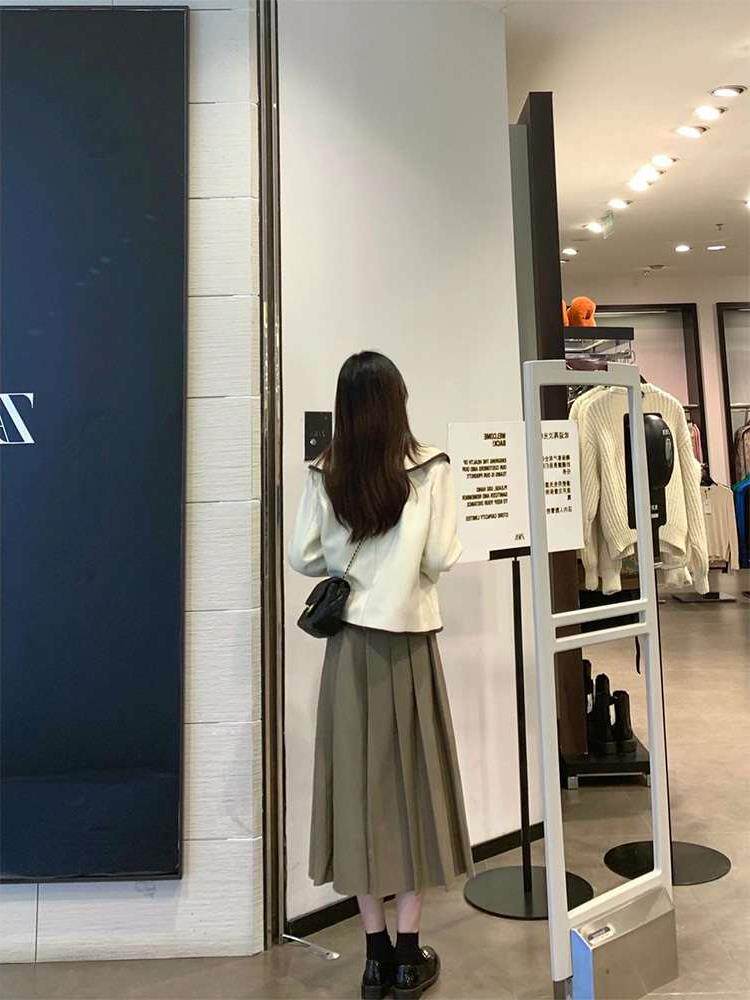 法式赫本百裙褶裙女中风秋冬高腰显瘦a字裙遮胯长款半身大摆伞裙