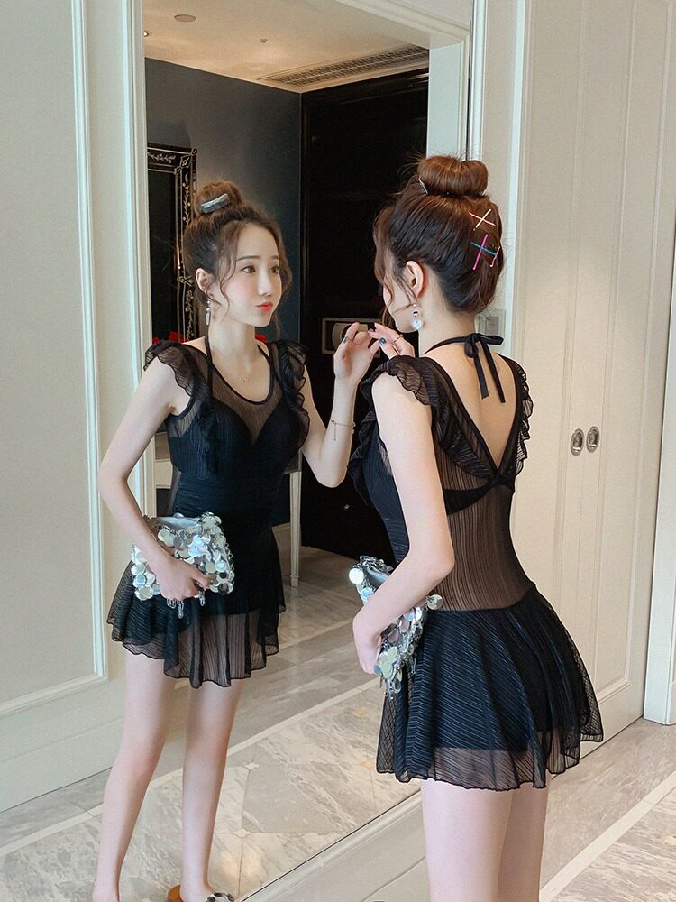 连体泳衣女高级感2026新款微胖遮肚显瘦吊带性感大码泡温泉游泳装