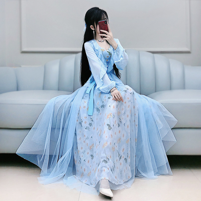 七七之缘2020夏季新款女蓝色雪纺防晒衫菊花吊带连衣裙两件套套装