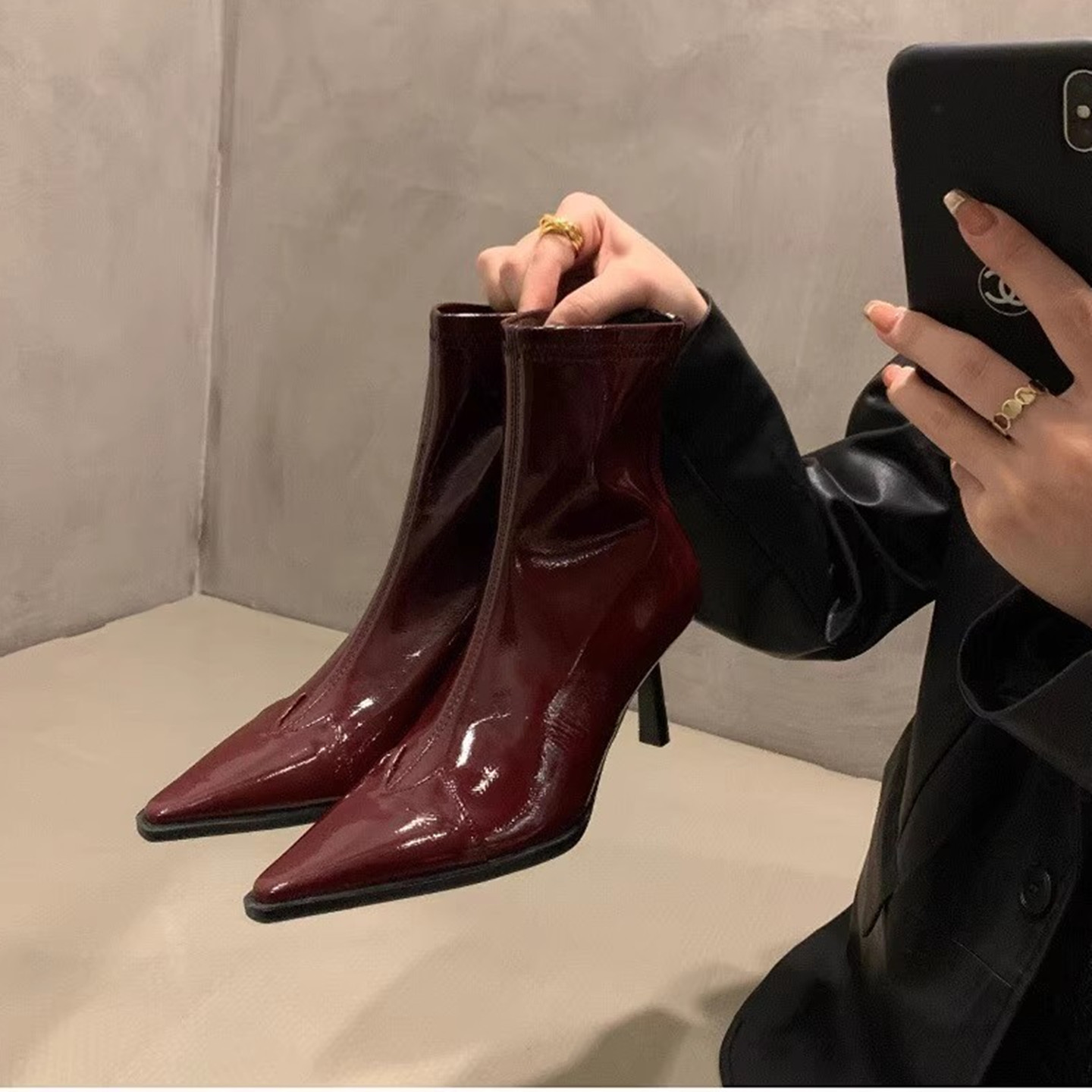 黑色瘦瘦靴漆皮短靴尖头细跟欧美