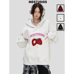 INSstudios 国潮牌情侣美式「士多啤梨帽衫」卫衣草莓毛巾绣上衣