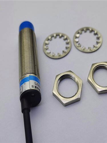 高品质LJA18M-30N1三线直流NPN常开12v24v电感式开关远距离1-30mm