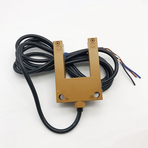 凹槽型光电开关E3S-GS30P1三线pnp常开检测30MM传感器DC12V24V