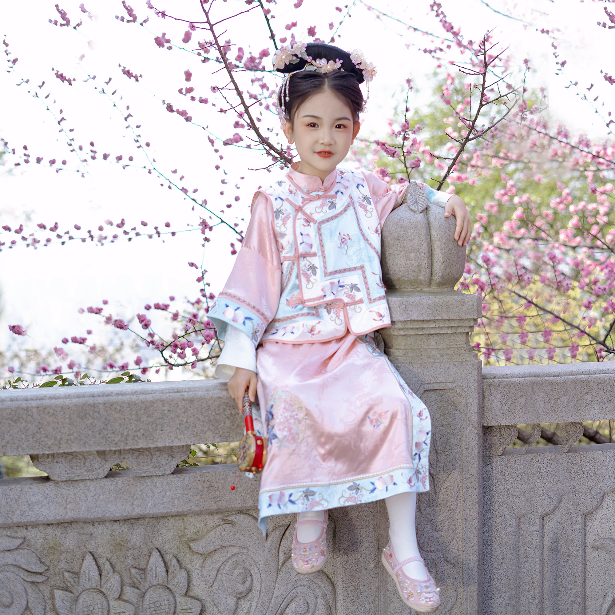 洛竹常规春秋女刺绣汉服格格装