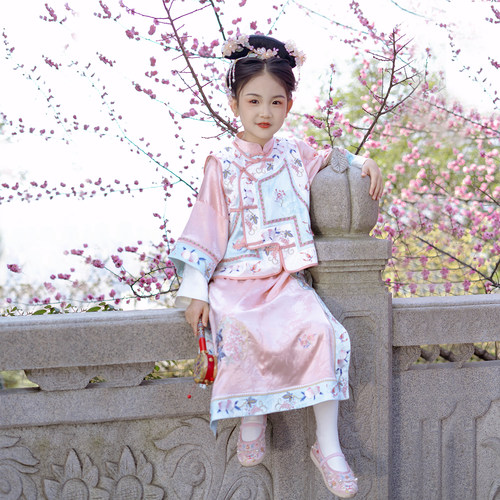 洛竹常规春秋女刺绣汉服格格装