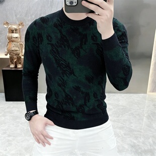 欧货轻奢高品质秋冬款长袖毛衣男天鹅绒印花男士圆领打底衫潮8806