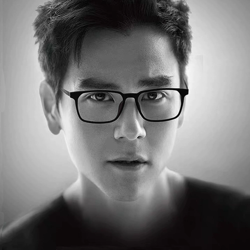 Сверхлегкие трендовые очки, антирадиационный ноутбук