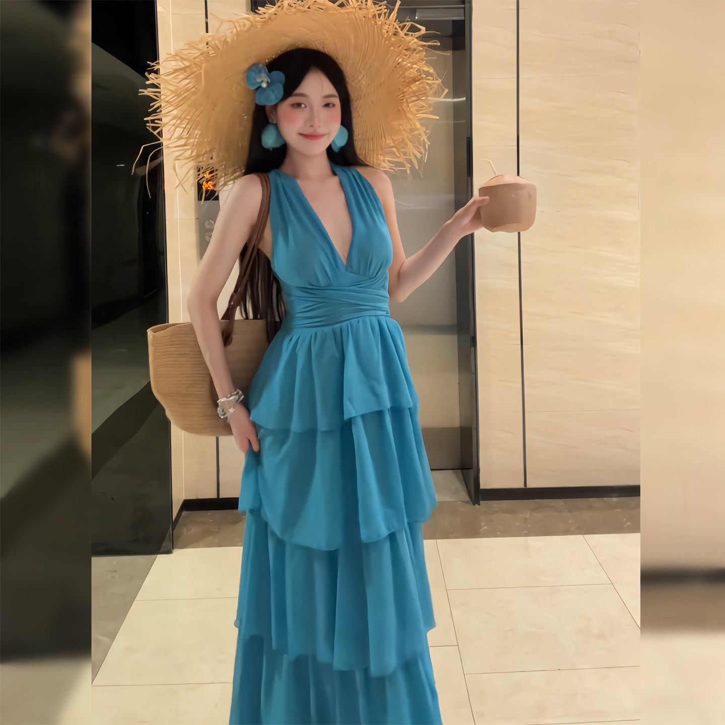 性感海边度假风深V挂脖连衣裙女蓝色露背绑带蛋糕长裙子超仙出片