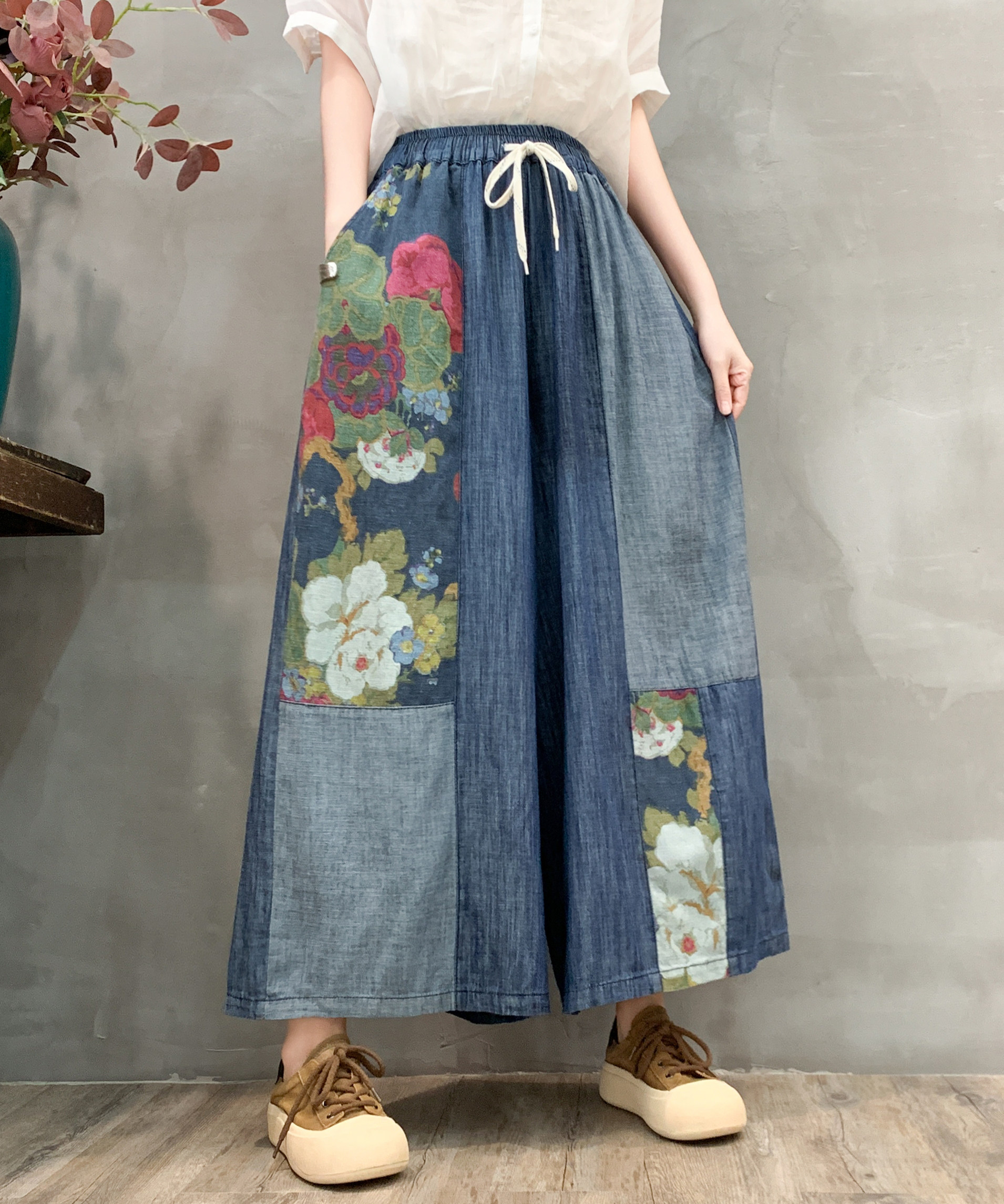 韩版大码复古印花水洗做旧牛仔裤女2025春季新款柔软显瘦直筒阔腿