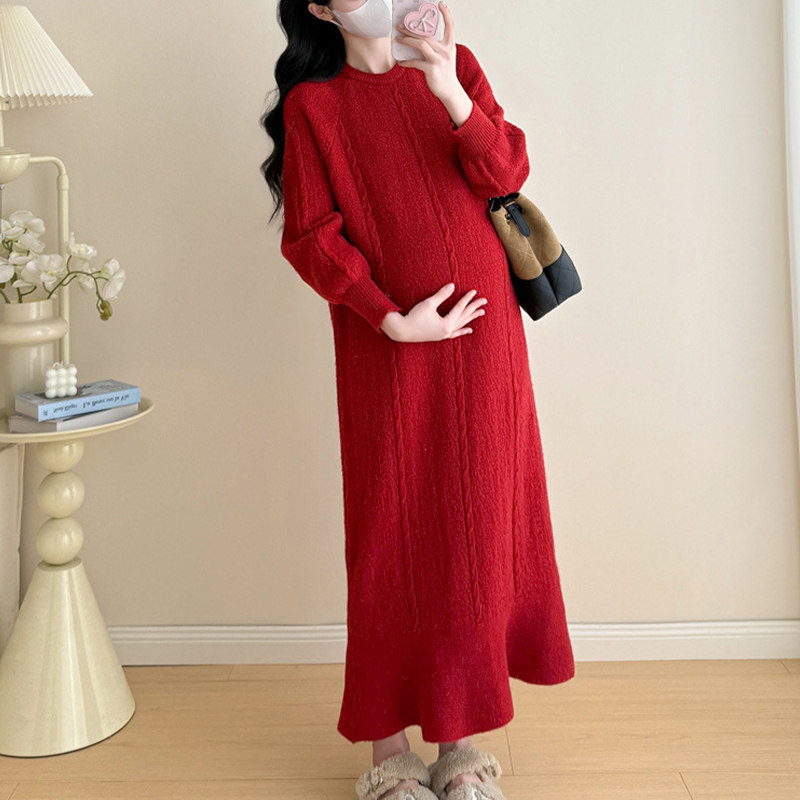 孕雅姿红色圆领针织连衣裙女秋冬长袖简约风修身显瘦长款孕妇裙