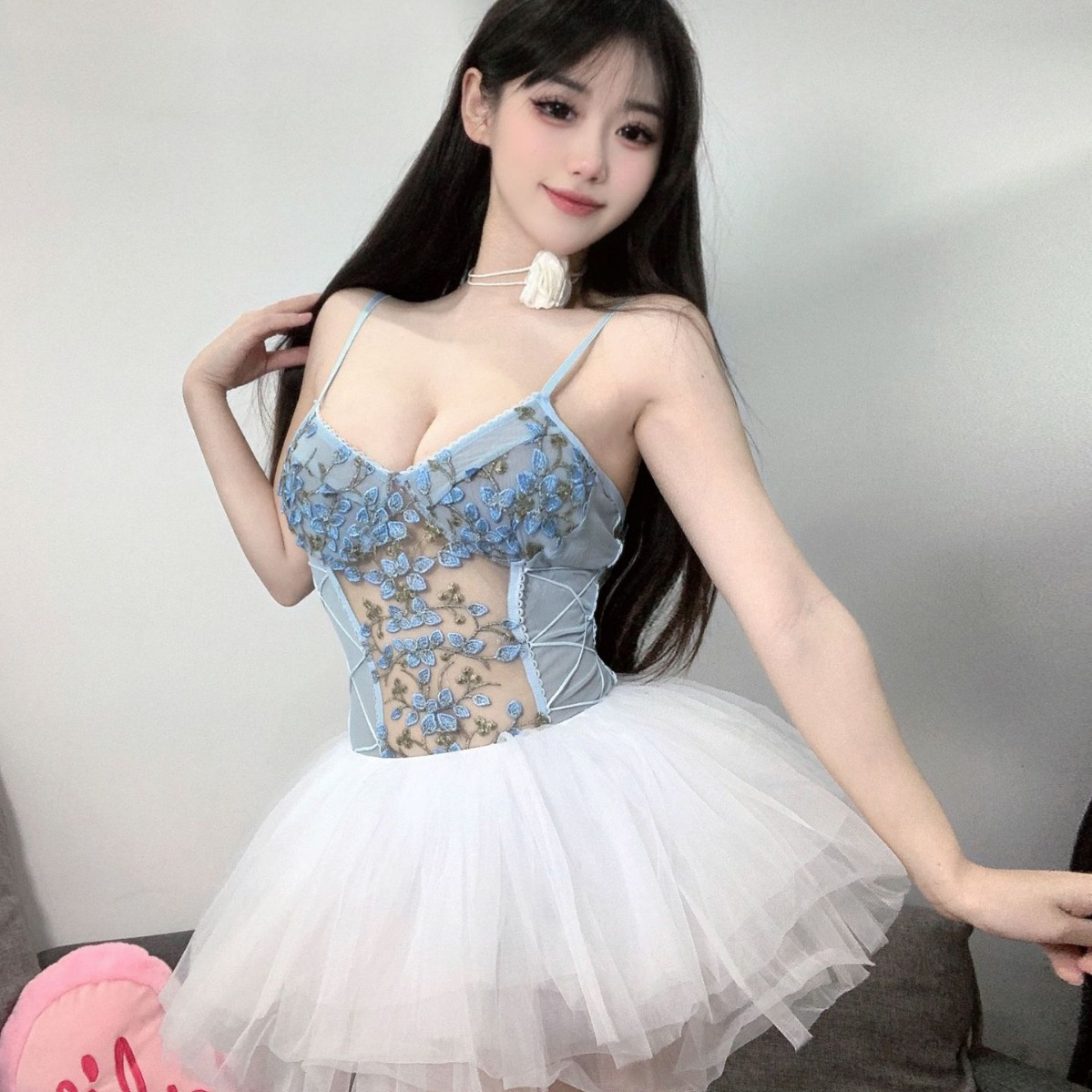 季末内衣连体衣蕾丝玫瑰刺绣镂空透明性感吊带睡衣网纱女