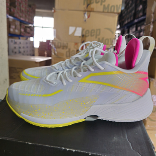 安踏男运动鞋氮科技减震轻狂3代实战战靴舒适防滑篮球鞋112221608