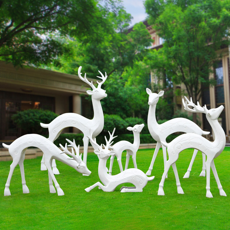 户外创意梅花鹿摆件花园林景观小品小区草坪装饰玻璃钢动物鹿雕塑