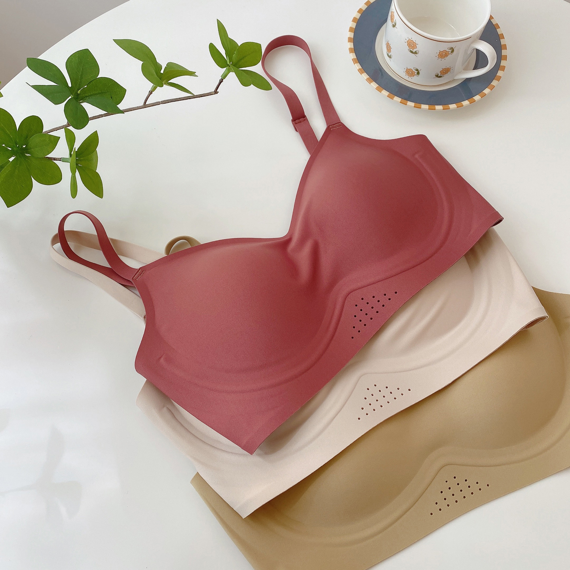 无痕果冻条背心式内衣无钢圈文胸