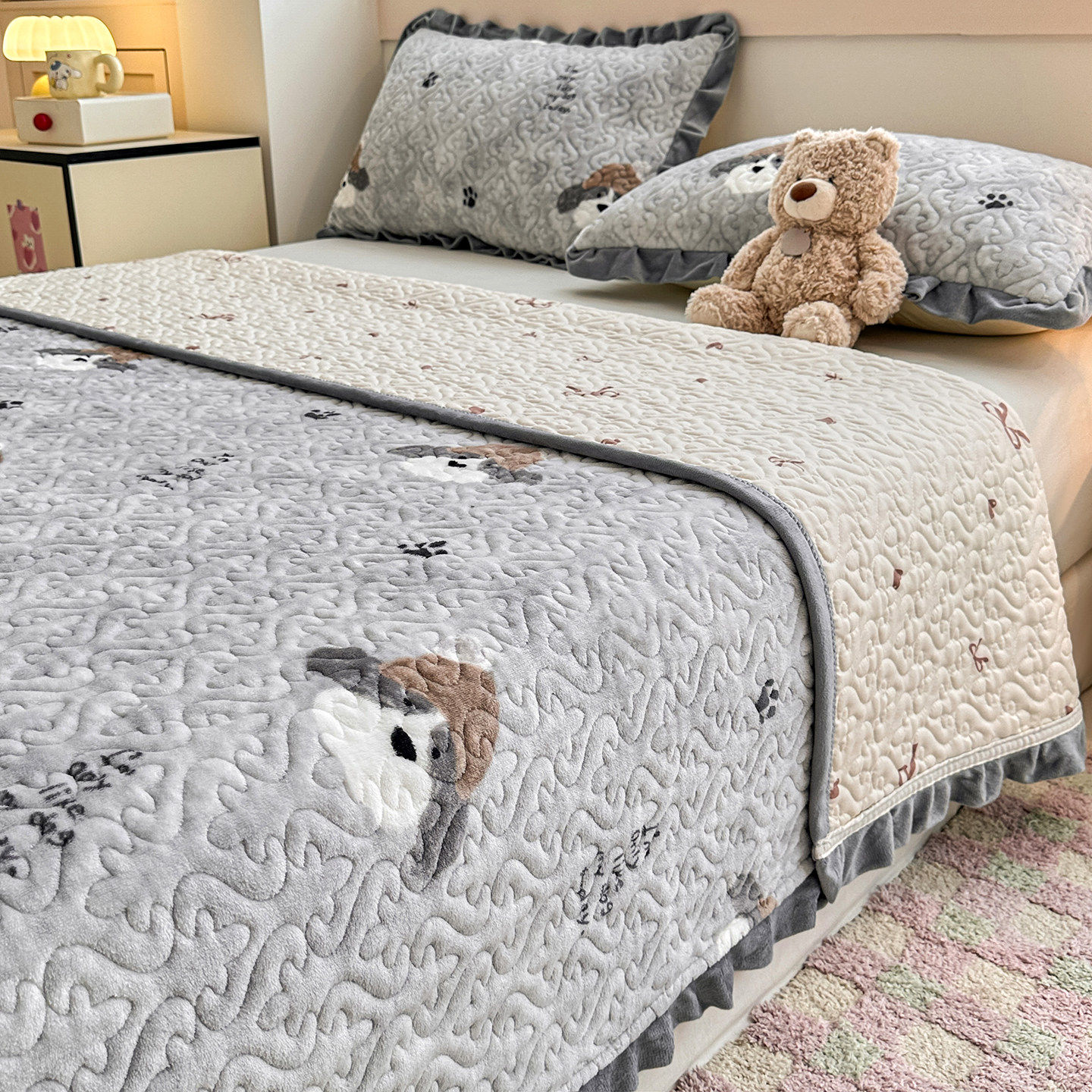 卡通牛奶绒床盖冬季新款珊瑚绒法兰绒榻榻米花边夹棉床单防滑床垫,床上用品,床盖,淘宝优惠券,粉丝福利购,淘宝优惠卷