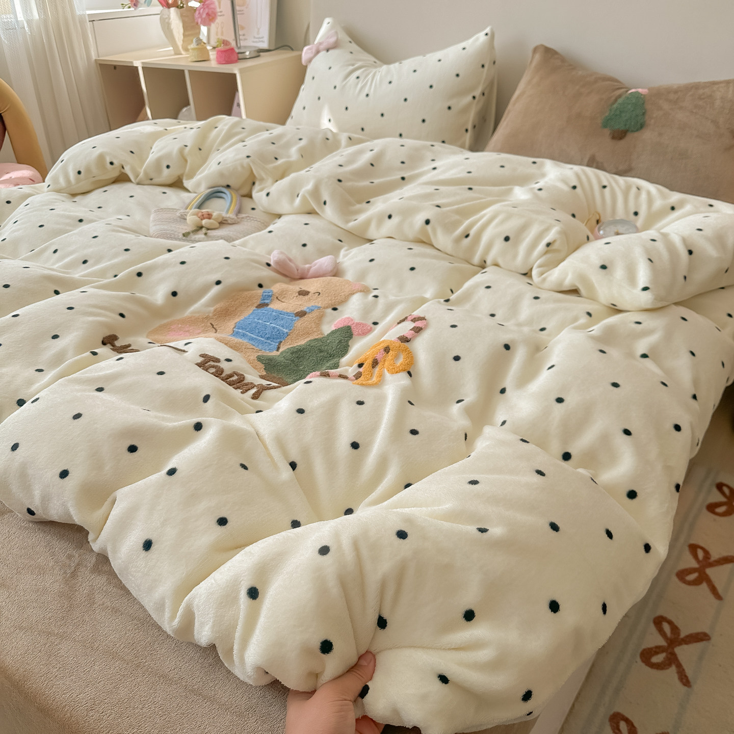 韩式奶油风牛奶绒四件套冬季卡通毛巾绣珊瑚绒被套宿舍床单三件套