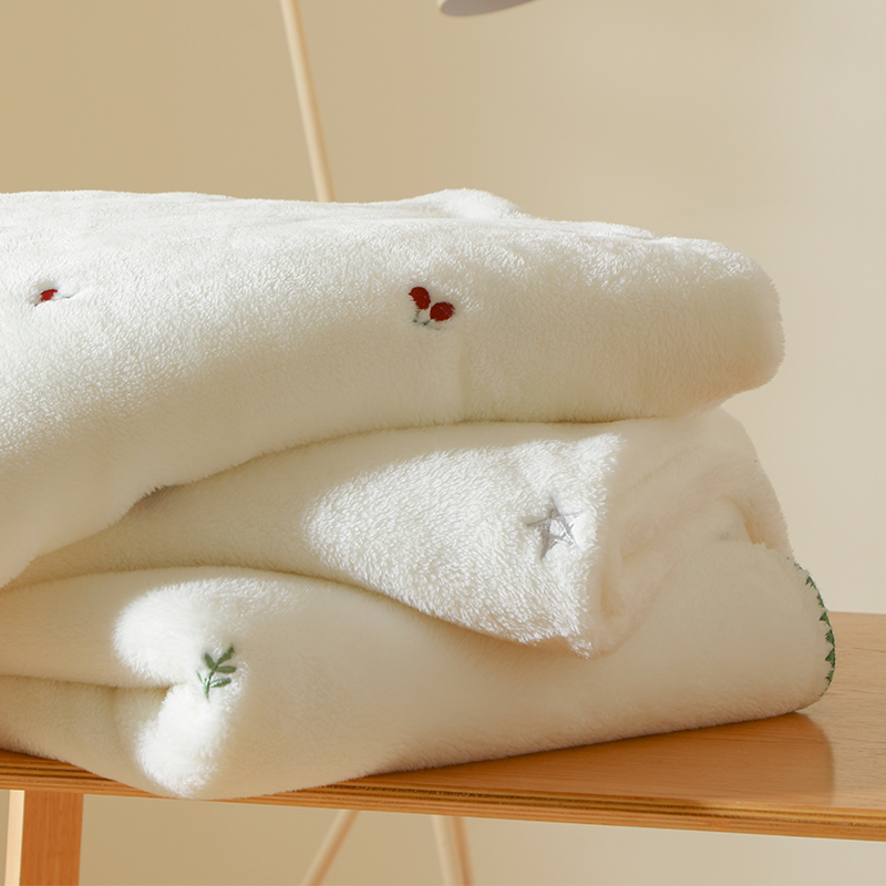 夏季珊瑚绒毯儿童盖毯学生宿舍毛毯子办公午睡毯加厚空调毛巾被冬