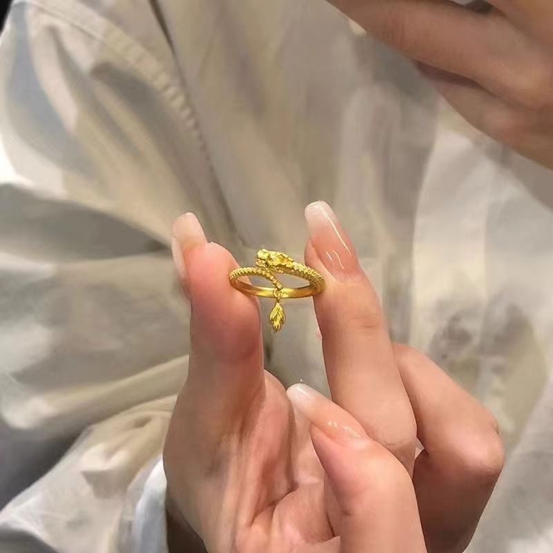 胖东来神龙摆尾戒指女新款小众百搭本命年黄金生肖龙形开口指环镀