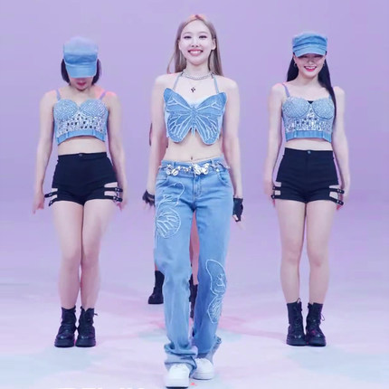 twice林娜琏pop同款蝴蝶牛仔吊带背心女团风爵士舞蓝色打歌上衣服
