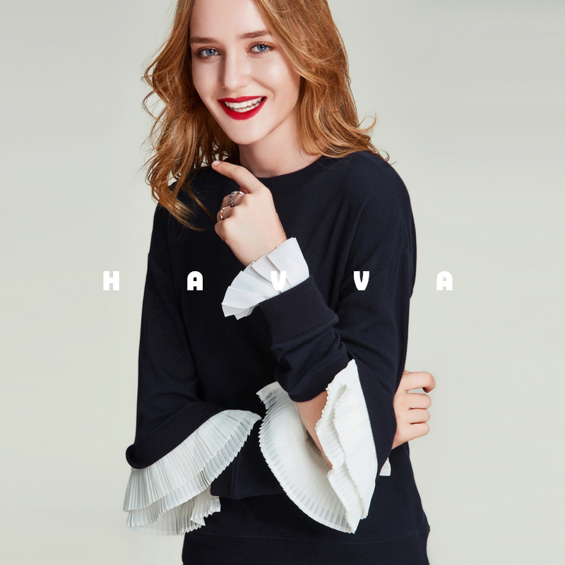 黑色设计感喇叭袖短款女士卫衣