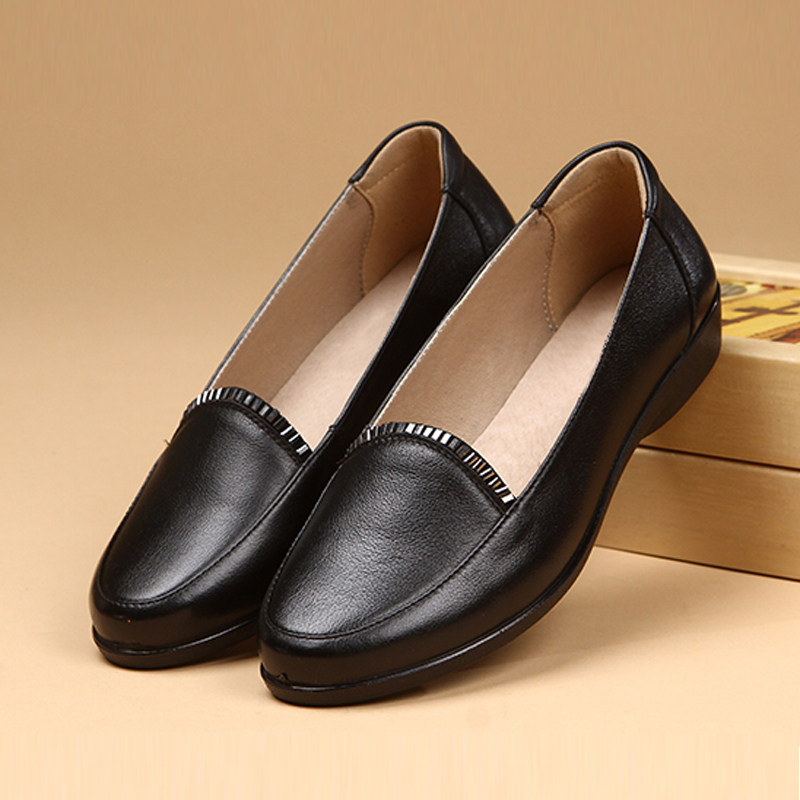 genuine leather soft sole Mom shoes Spring and autumn payment Flat bottom the elderly Single shoes Middle and old age Cow leather shoes non-slip Old lady shoesin the Women's Shoes, Low shoes  category - from Buy2taobao.com to provide professional Taobao agent buy service