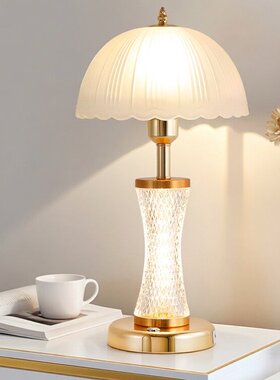 欧式主卧室床头柜轻奢颜值温馨现代创意简约高级感端触摸调光台灯