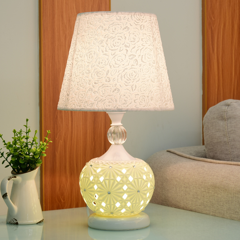 台灯卧室简约现代创意陶瓷