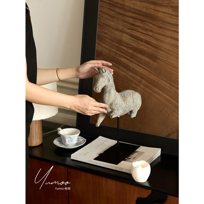 屿陌法式新中式复古做旧断腿石马摆件轻奢高级感客厅玄关装饰品