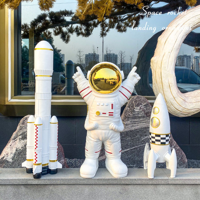 太空人宇航员落地火箭摆件餐厅商业酒吧橱窗幼儿园星球主题装饰品