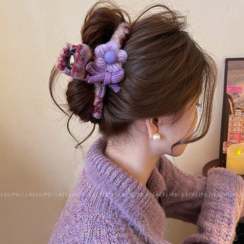 紫色花朵蝴蝶结抓夹女毛绒发夹2025新款高级感鲨鱼夹大号盘发头饰