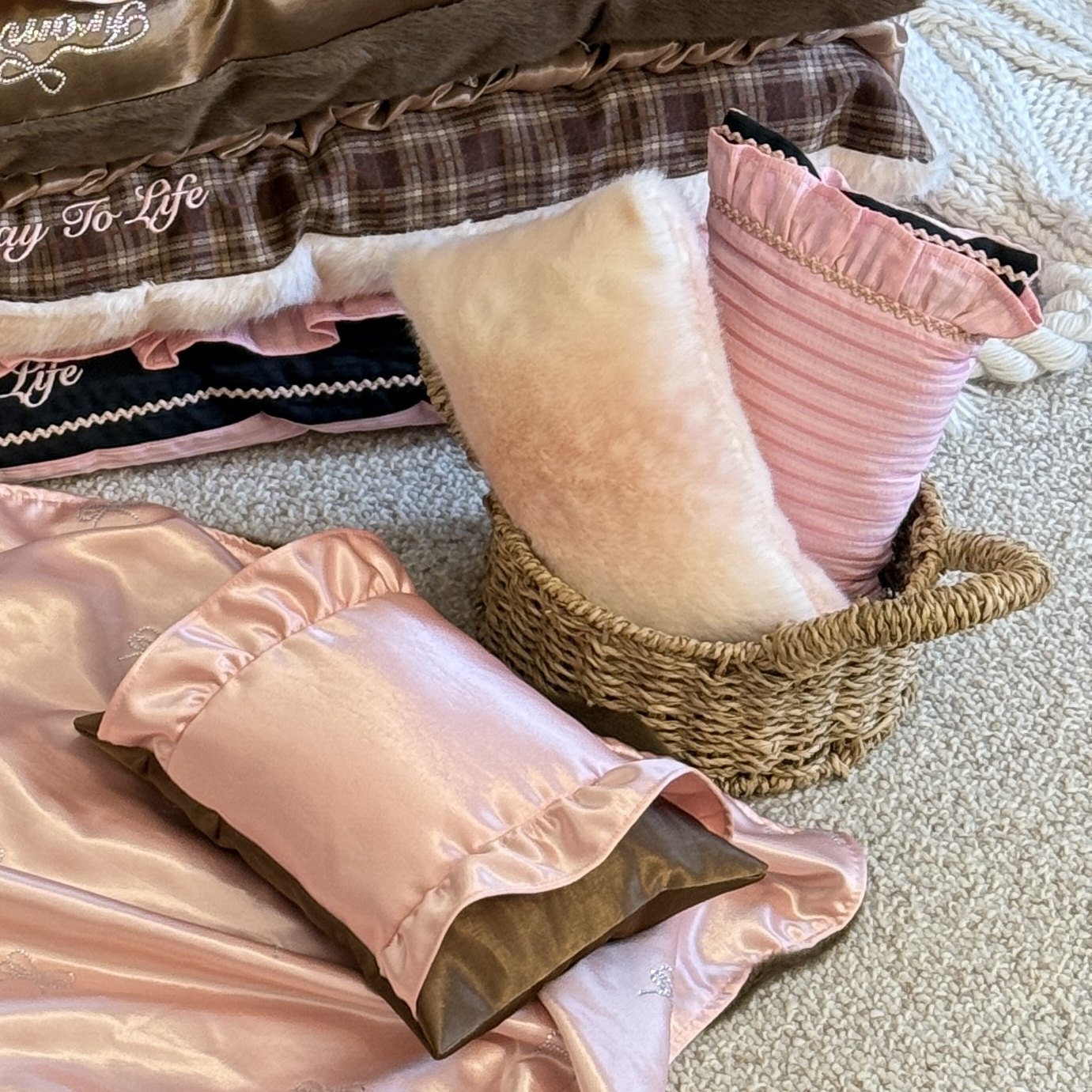 FDTL柔软缓弹舒适睡眠枕头