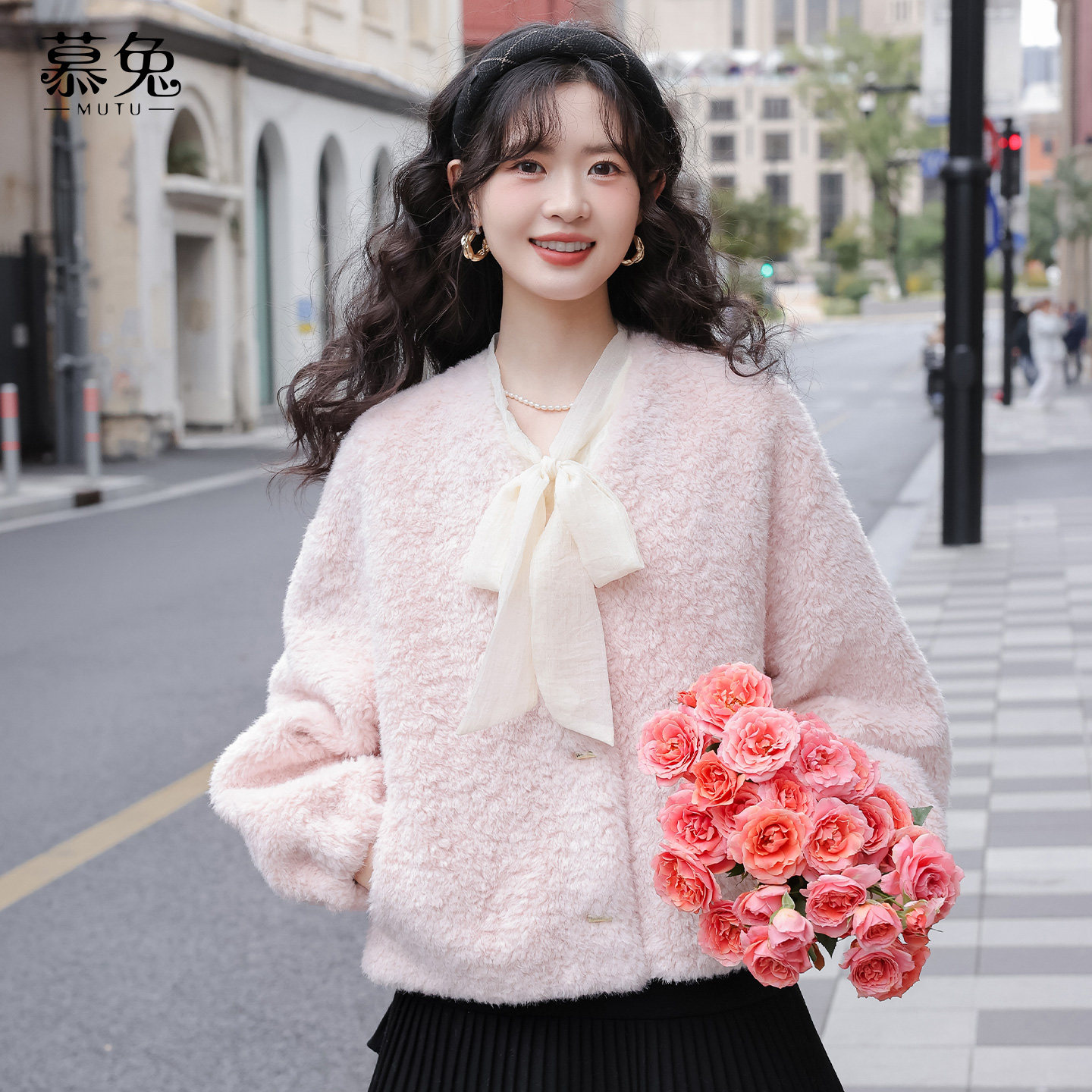 慕兔甜美粉色毛毛短外套女2025冬季新款V领宽松显瘦保暖气质上衣,女装/女士精品,短外套,淘宝优惠券,粉丝福利购,淘宝优惠卷