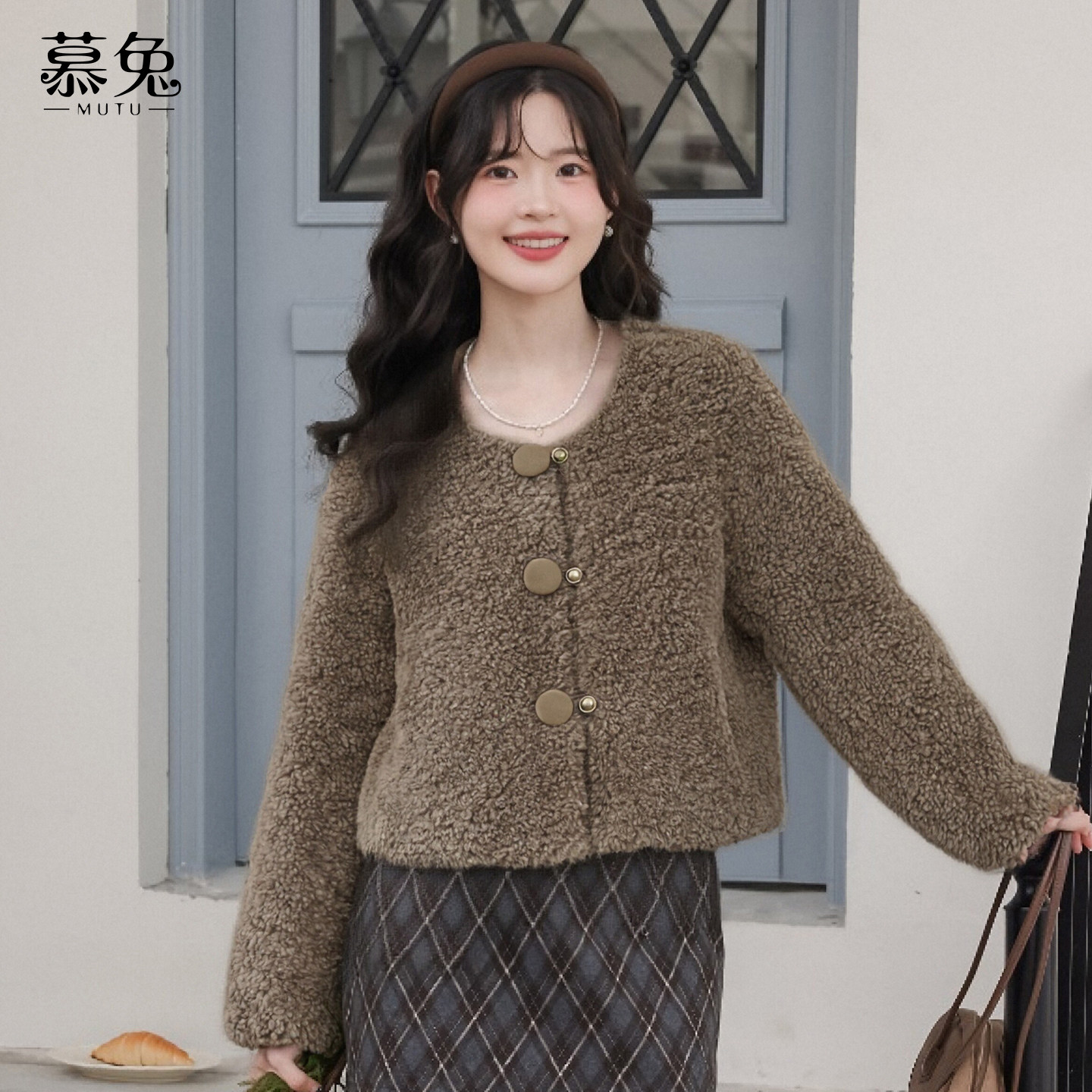 慕兔复古卡其色皮毛一体短外套女2025冬季新款小个子加厚保暖上衣,女装/女士精品,短外套,淘宝优惠券,粉丝福利购,淘宝优惠卷