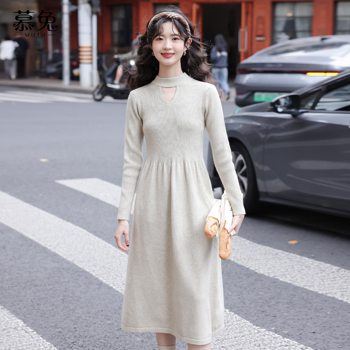 慕兔小个子镂空针织连衣裙