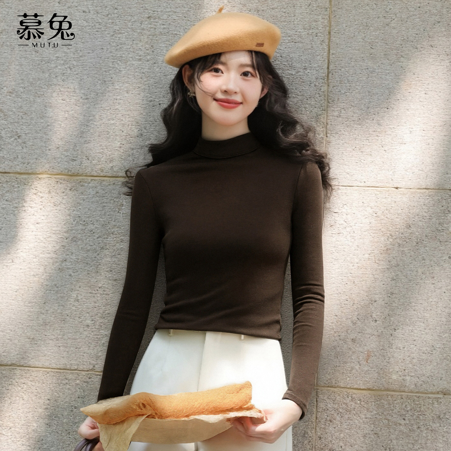 慕兔洋气加绒半高领针织打底衫