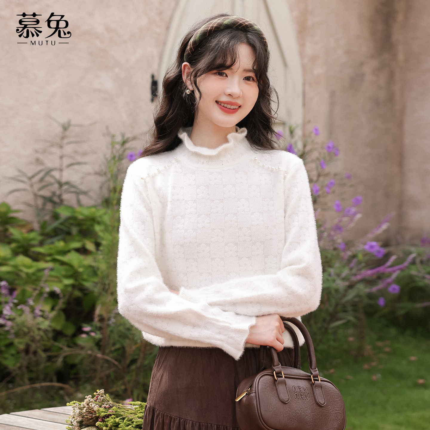 慕兔半高领花边格子针织衫