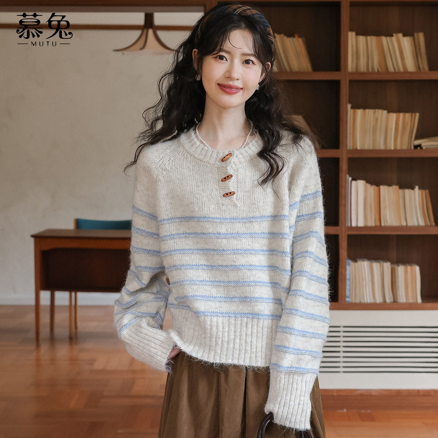 慕兔慵懒风条纹长袖毛衣