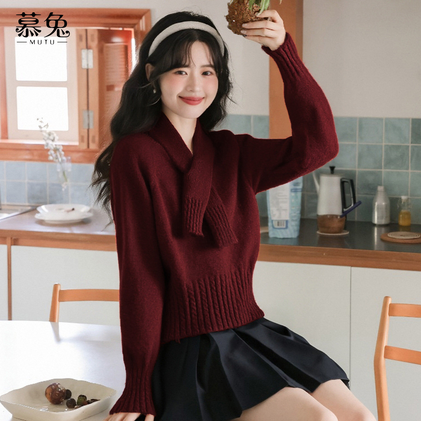 慕兔气质红色围巾款毛衣女2025冬季新款别致掐腰显瘦针织套头上衣,女装/女士精品,毛衣,淘宝优惠券,粉丝福利购,淘宝优惠卷