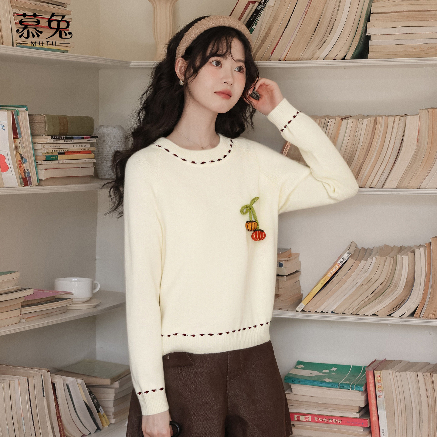 慕兔甜美软糯撞色针织上衣