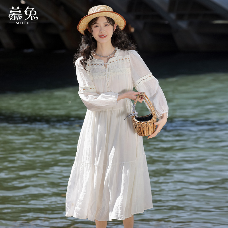 慕兔法式泡泡袖连衣裙