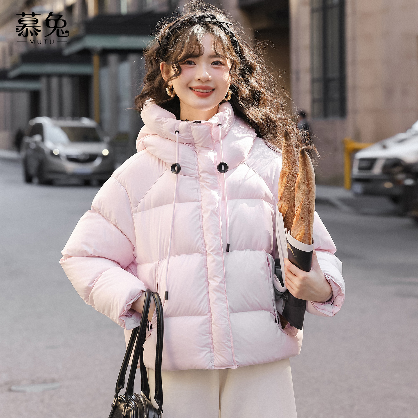 慕兔粉色连帽短款羽绒服