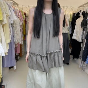 韩系复古木耳边无袖背心上衣女2026夏季新款灰色下摆宽松吊带衬衫