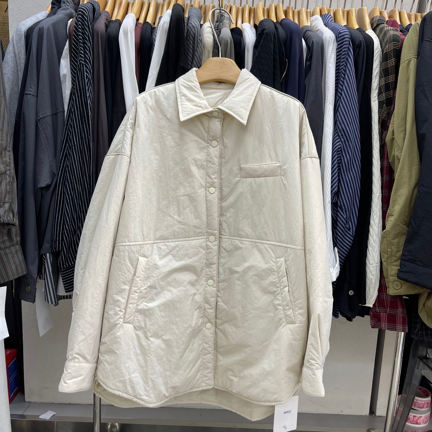 时尚翻领暗扣纯色夹棉衬衫外套