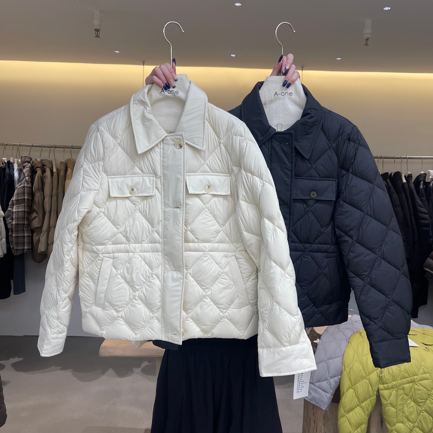 轻薄小香风菱形格羽绒服