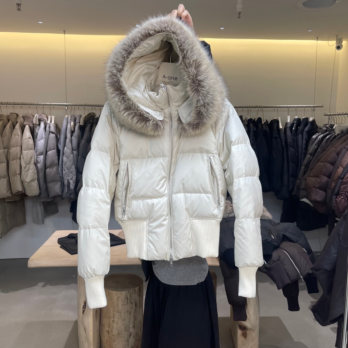 可拆卸毛领连帽短款羽绒服女