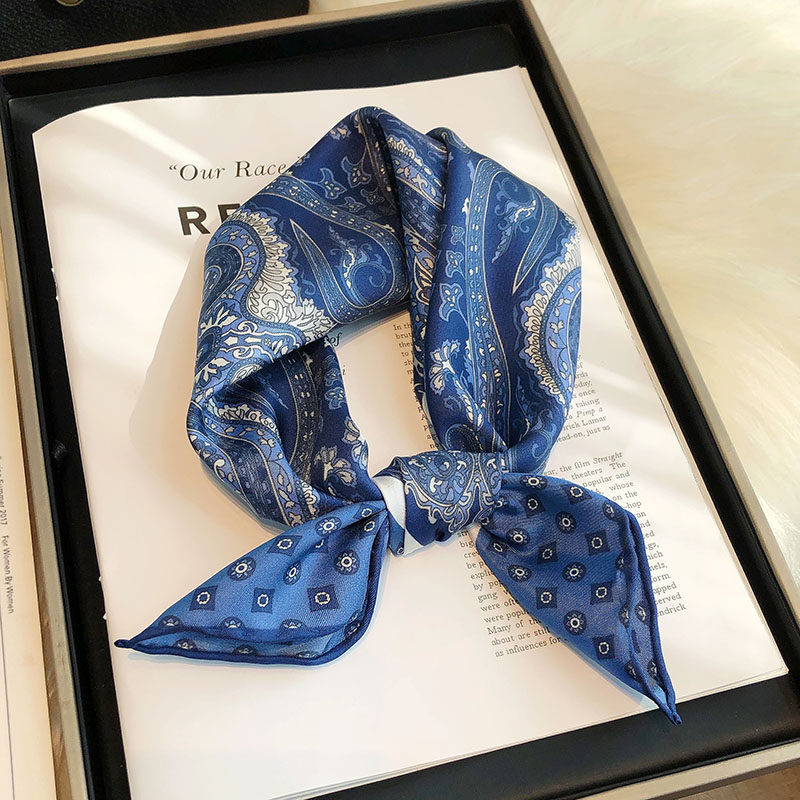 斜纹绸100%真丝丝巾2026新款小方巾百搭蓝色手工卷边桑蚕丝小领巾