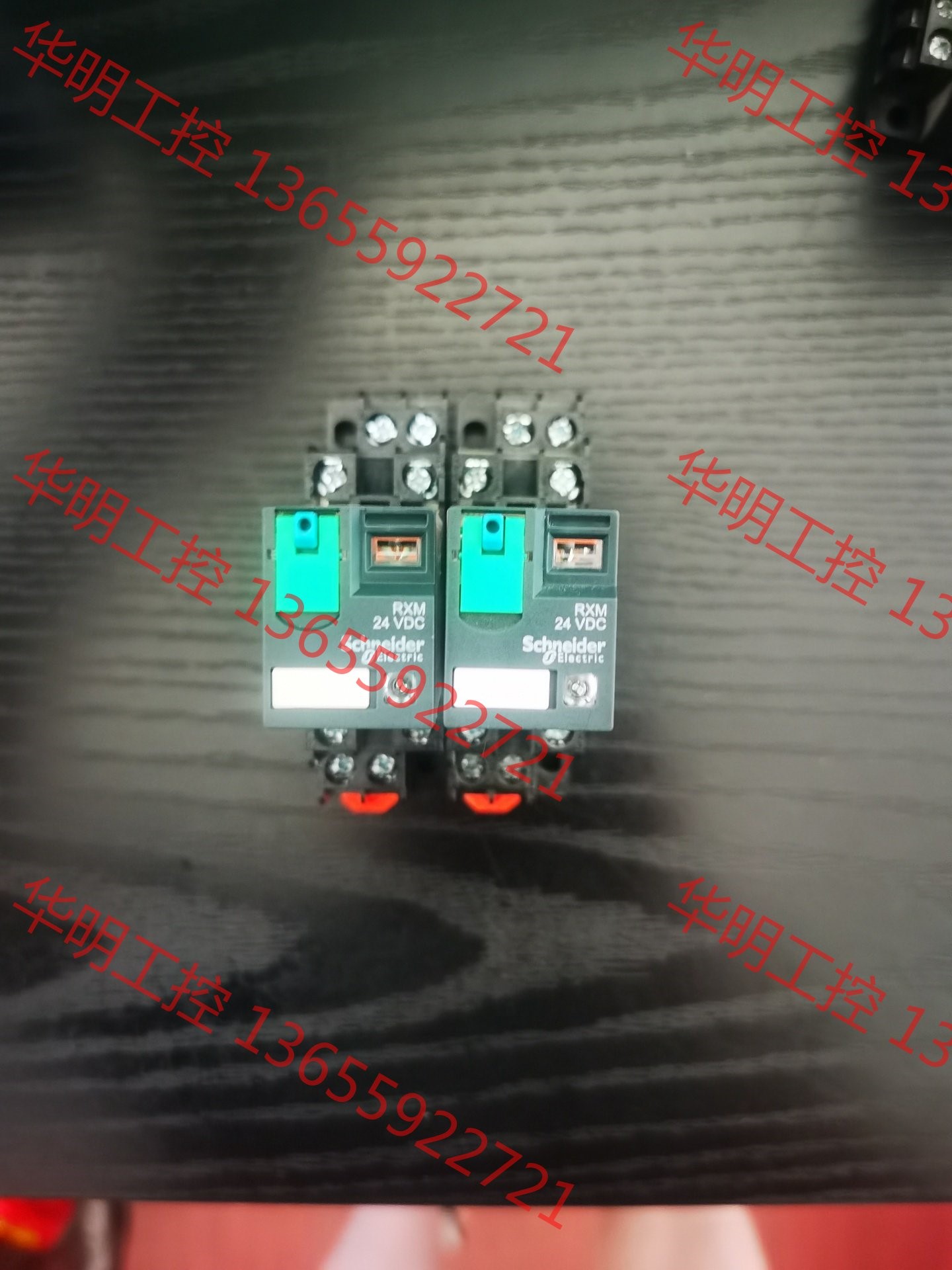议价 施耐德中间继电器24Ⅴ，RXM2AB2BD，均可充新，30只