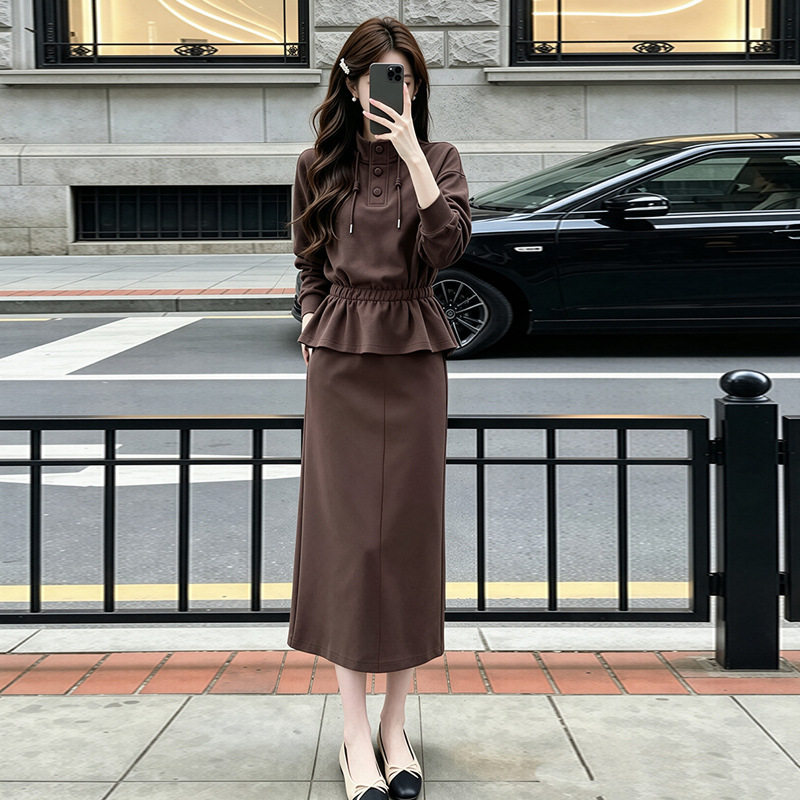 秋季新款美拉德休闲运动套裙女气质洋气韩版长袖上衣半身裙两件套